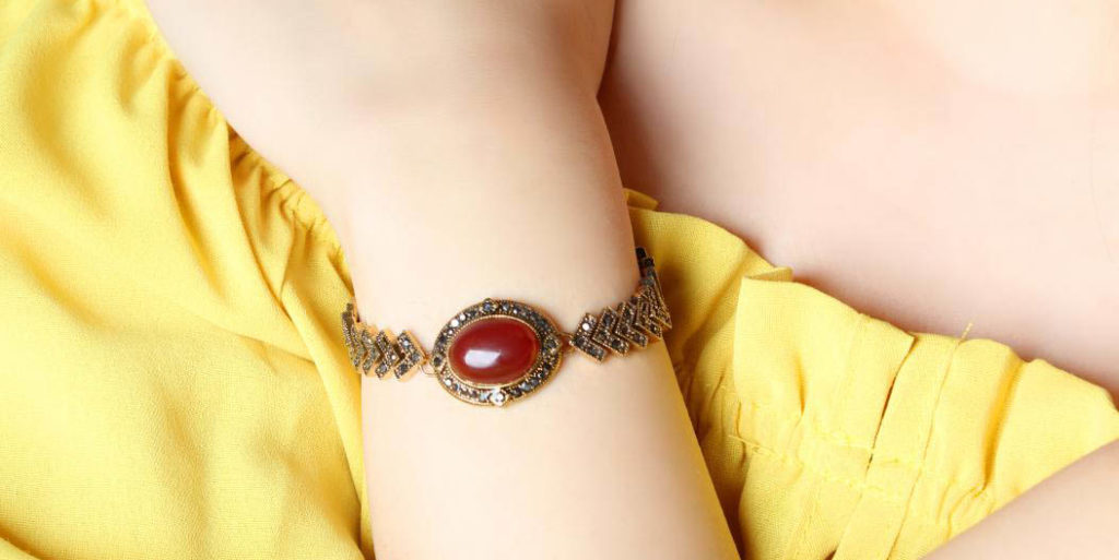 دستبند با سنگ قیمتی